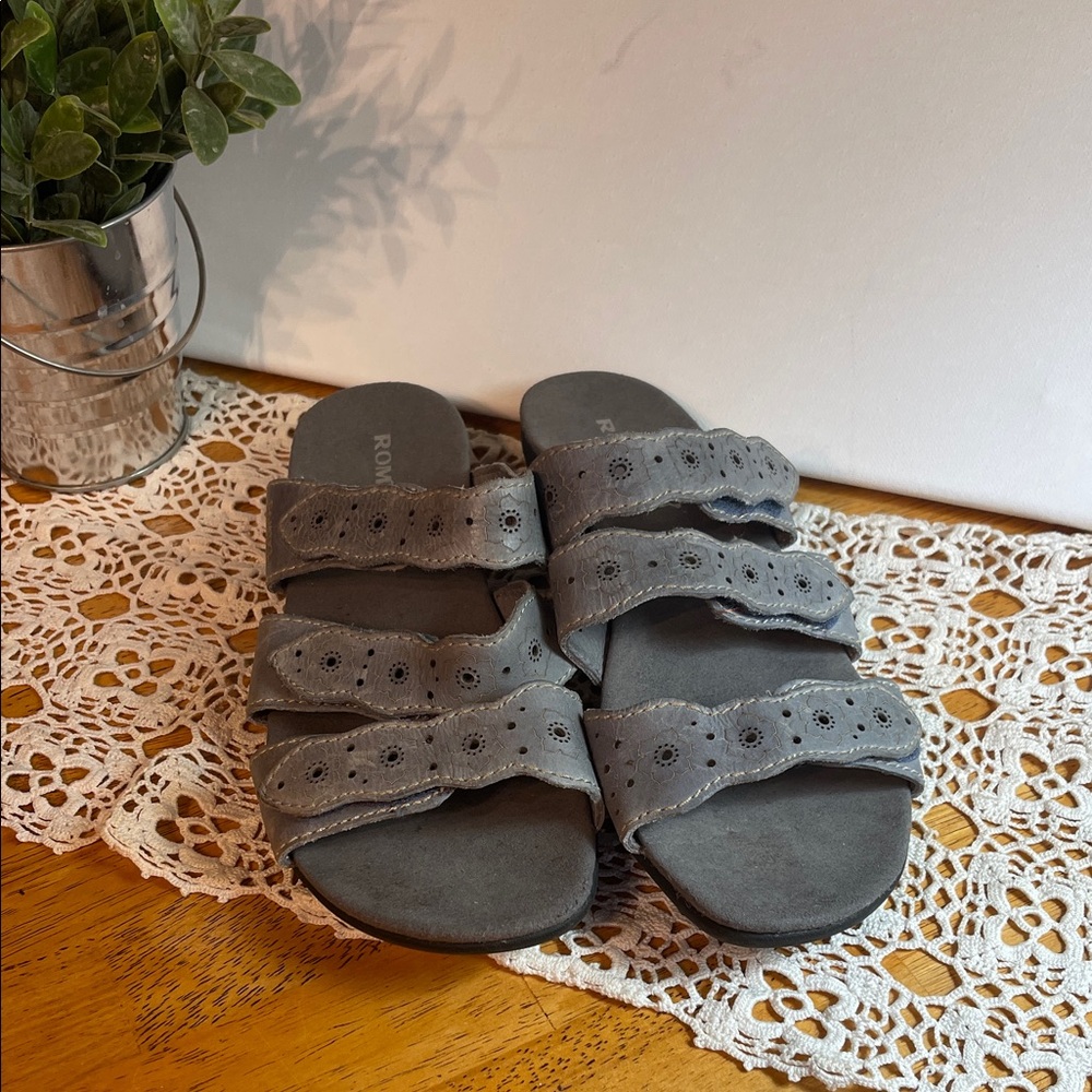 Romika leather Sandals with Velcro strap closure